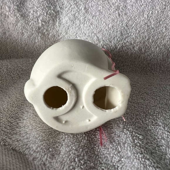 VINTAGE CERAMIC BUNNY STATUE- 1995 - Picture 3 of 8